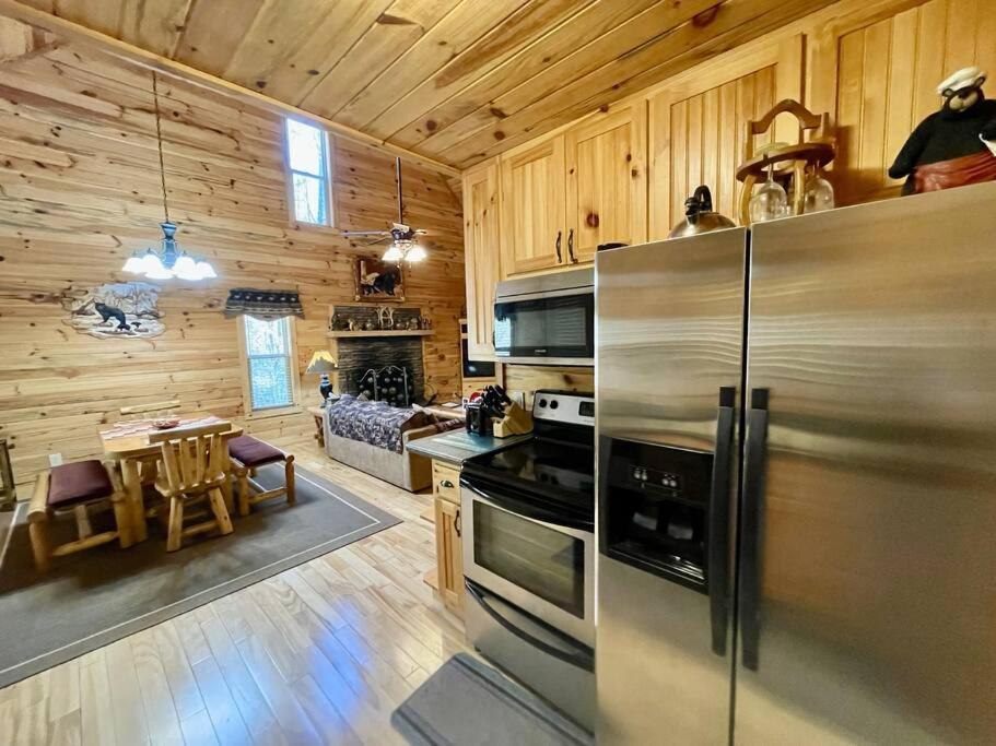 2 Bed Hot Tub Close To #16 * Helen