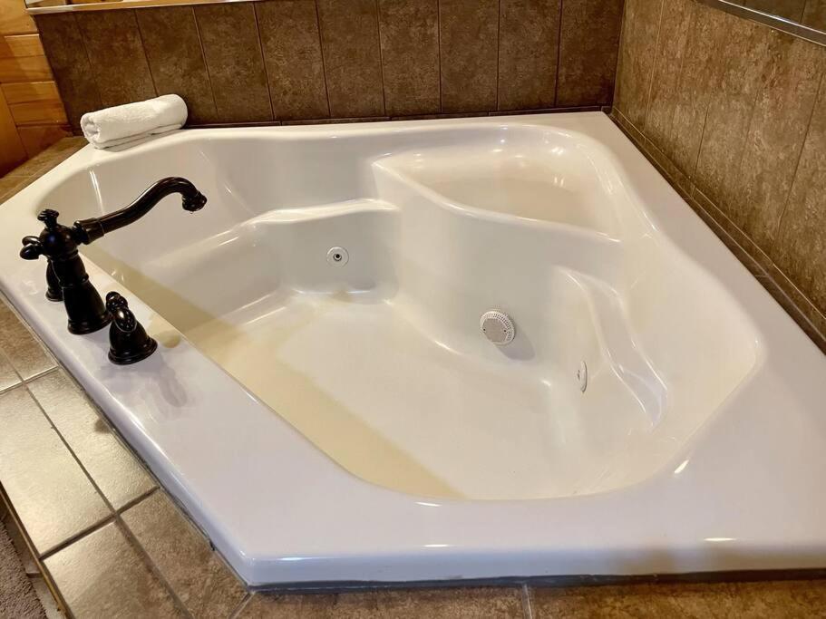Holiday home 2 Bed Hot Tub Close To #16